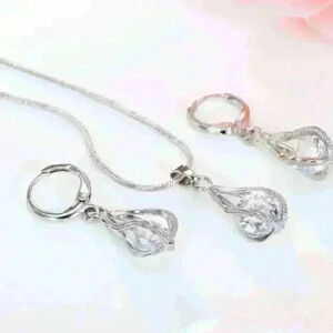 NWOT Stunning Faux Crystal Necklace and Earrings Set with Gift Box